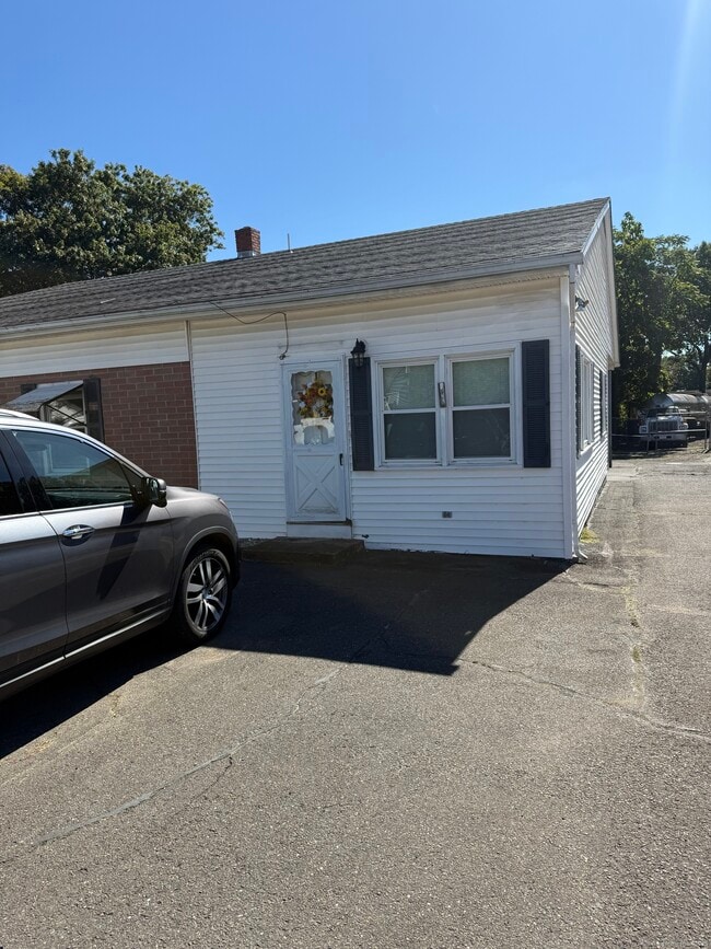 4 Laurel Rd in Rocky Hill, CT - Building Photo - Building Photo