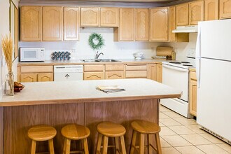 271 S 2nd W in Rexburg, ID - Foto de edificio - Interior Photo