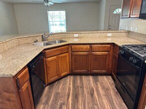 2003 Bella Oaks Dr in Tulare, CA - Building Photo - Building Photo