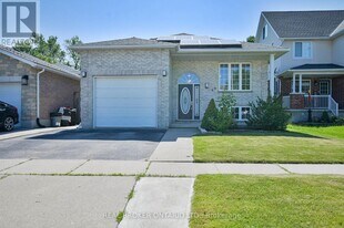 99 Langlaw Dr in Cambridge, ON - Building Photo