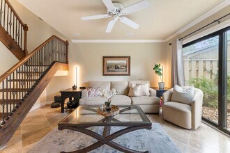 2209 W Settler's Way in The Woodlands, TX - Foto de edificio - Building Photo