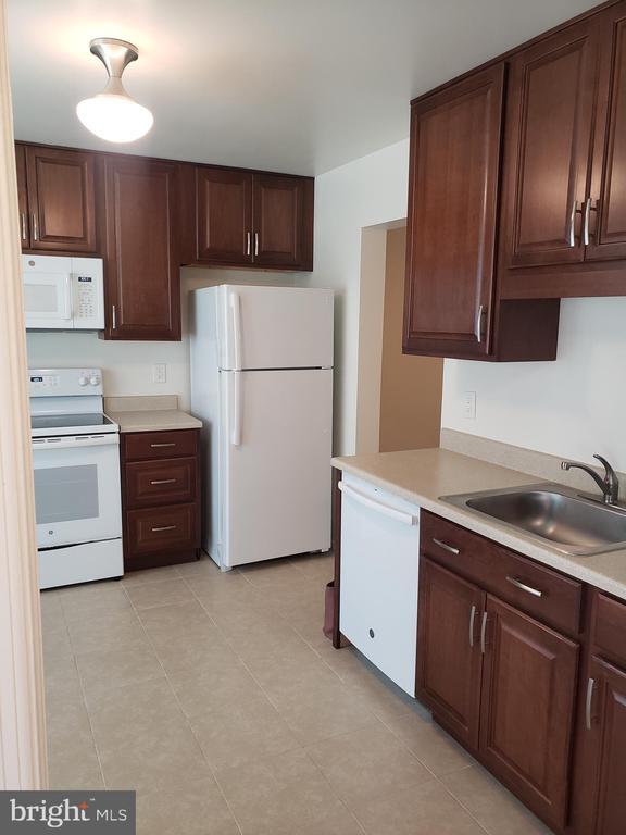 5732 Lofthill Ct in Alexandria, VA - Building Photo - Building Photo