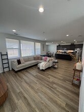 761 S Kandarian Ave in Fowler, CA - Building Photo - Building Photo