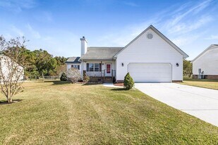 130 Kanton Dr in Jacksonville, NC - Building Photo