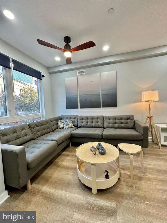 1636 S Bailey St in Philadelphia, PA - Building Photo - Building Photo