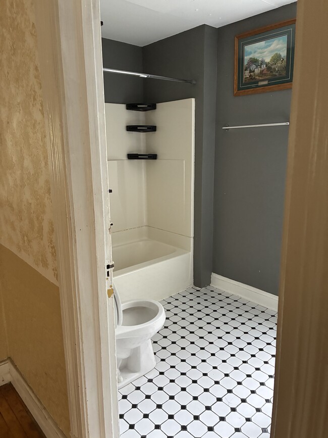 property at 1114 N Appleton St