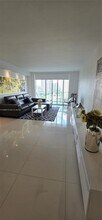 19390 Collins Ave, Unit 1223 in Sunny Isles Beach, FL - Building Photo - Building Photo