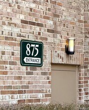 875 GreenView Ct in Rochester Hills, MI - Building Photo - Building Photo