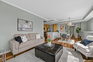 400 Beale St in San Francisco, CA - Building Photo