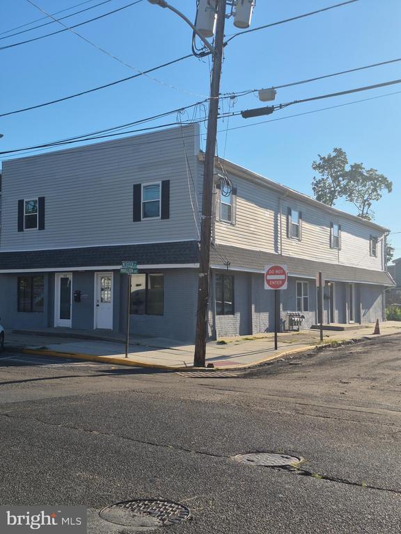 property at 215 S Pavilion Ave