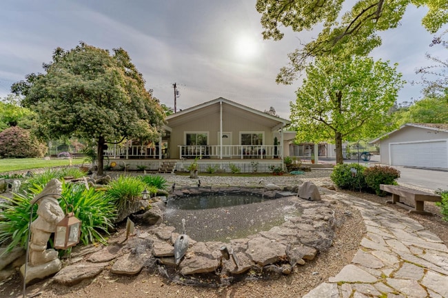 8054 Horseshoe Bar Rd in Loomis, CA - Building Photo - Building Photo