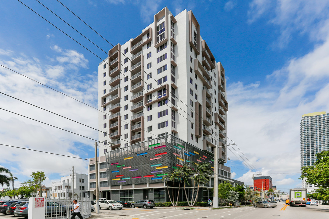 Vista Grande Apartments in Miami, FL - Building Photo