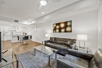 8875 Costa Verde Blvd in San Diego, CA - Building Photo - Building Photo