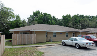 1909 Lansing Dr Apartments