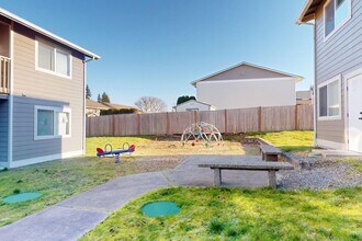 304 Longmire St SE in Yelm, WA - Building Photo - Building Photo