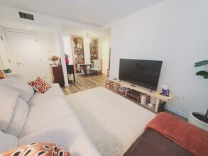 55 Whitmore Ln, Unit 2 in Stamford, CT - Building Photo - Building Photo