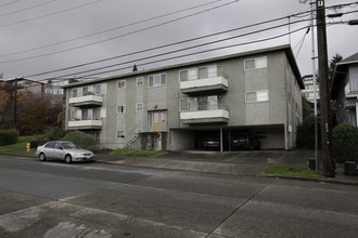 Helanne Apartments in Seattle, WA - Building Photo - Building Photo