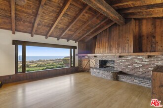 3217 Colony View Cir in Malibu, CA - Foto de edificio - Building Photo