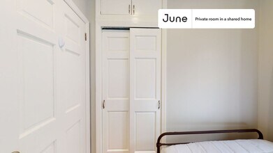 Room in Shared 4 bed/1 bath home in New York, NY - Building Photo - Building Photo