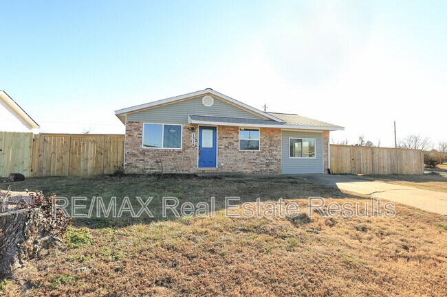 1314 W Margaret Pl in Rogers, AR - Building Photo - Building Photo