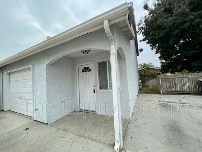 1424 Cottage Pl in Porterville, CA - Building Photo - Building Photo