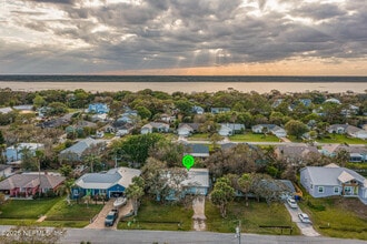 5379 4th St in St. Augustine, FL - Foto de edificio - Building Photo