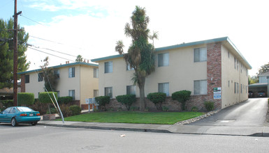 1358-1368 Reeve St in Santa Clara, CA - Foto de edificio - Building Photo