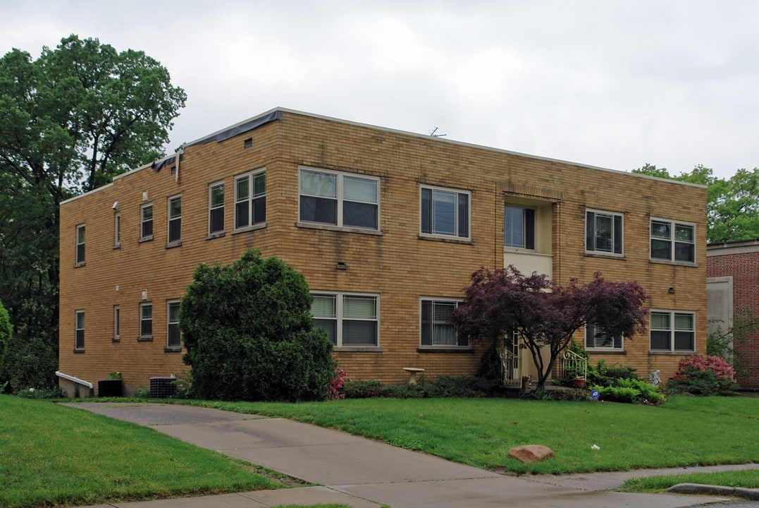 11 E Lakeside Ave in Fort Mitchell, KY - Foto de edificio