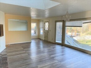 730 Telegraph Rd in Bellingham, WA - Building Photo - Building Photo