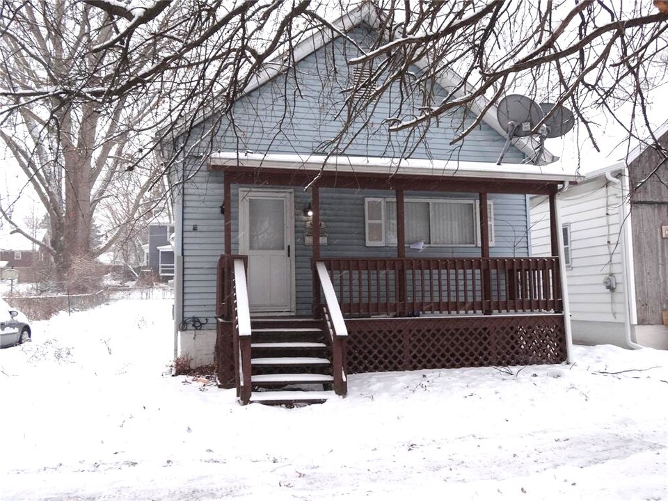521 E 8th St in Erie, PA - Building Photo