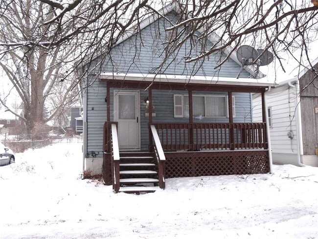 property at 521 E 8th St