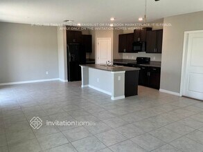 7121 King Crk Dr in Sun City Center, FL - Building Photo - Building Photo
