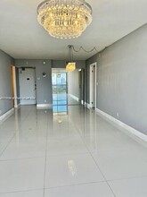 20379 W Country Club Dr in Aventura, FL - Foto de edificio - Building Photo