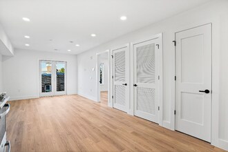 716 L St SE, Unit 303 in Washington, DC - Building Photo - Building Photo