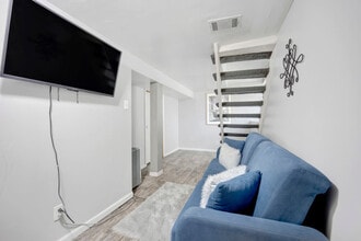 1205 W Oakdale Ave in Chicago, IL - Building Photo - Building Photo