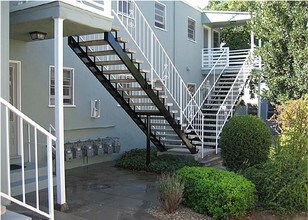 139-141 N Jackson St in Glendale, CA - Foto de edificio - Building Photo