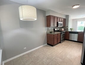 868 Brompton Ct in Carol Stream, IL - Building Photo - Building Photo