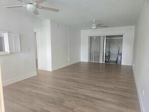 3030 NW 43 Terrace in Lauderdale Lakes, FL - Building Photo - Building Photo