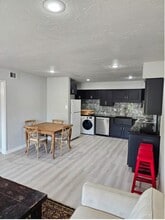 5303 Fleetwood Oaks Ave, Unit #278 in Dallas, TX - Building Photo - Building Photo