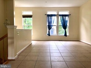 614 Eisenhower Dr in Frederick, MD - Building Photo - Building Photo