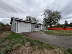 1651 SE Salmonberry Rd in Port Orchard, WA - Building Photo - Building Photo
