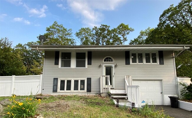 property at 38 Arrowhead Ln