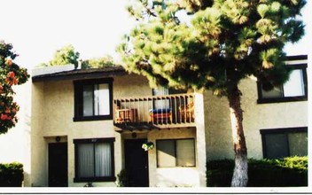 8111 Major Cor in Huntington Beach, CA - Building Photo - Building Photo