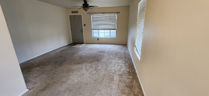 104 Jones St in Bakersfield, CA - Building Photo - Building Photo