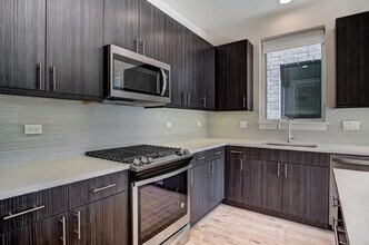 2538 W Addison St in Chicago, IL - Building Photo - Building Photo