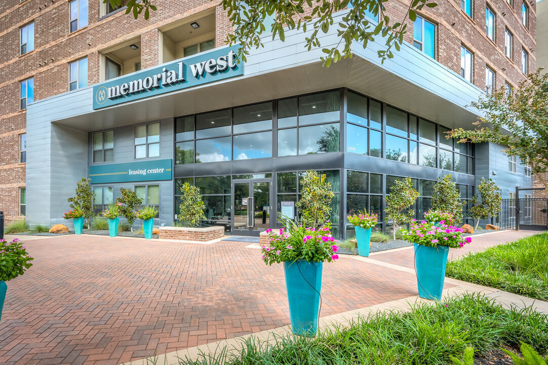 Memorial West in Houston, TX - Foto de edificio