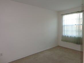 7643 Bristol Cir in Naples, FL - Building Photo - Building Photo