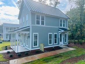 100 Gardenia Ln in Lagrange, GA - Building Photo - Building Photo