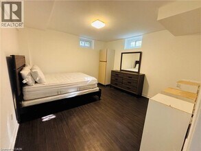 118 Jacobson Ave in St Catharines, ON - Building Photo - Building Photo