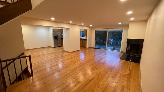 1723 Wildberry Dr in Glenview, IL - Building Photo - Building Photo